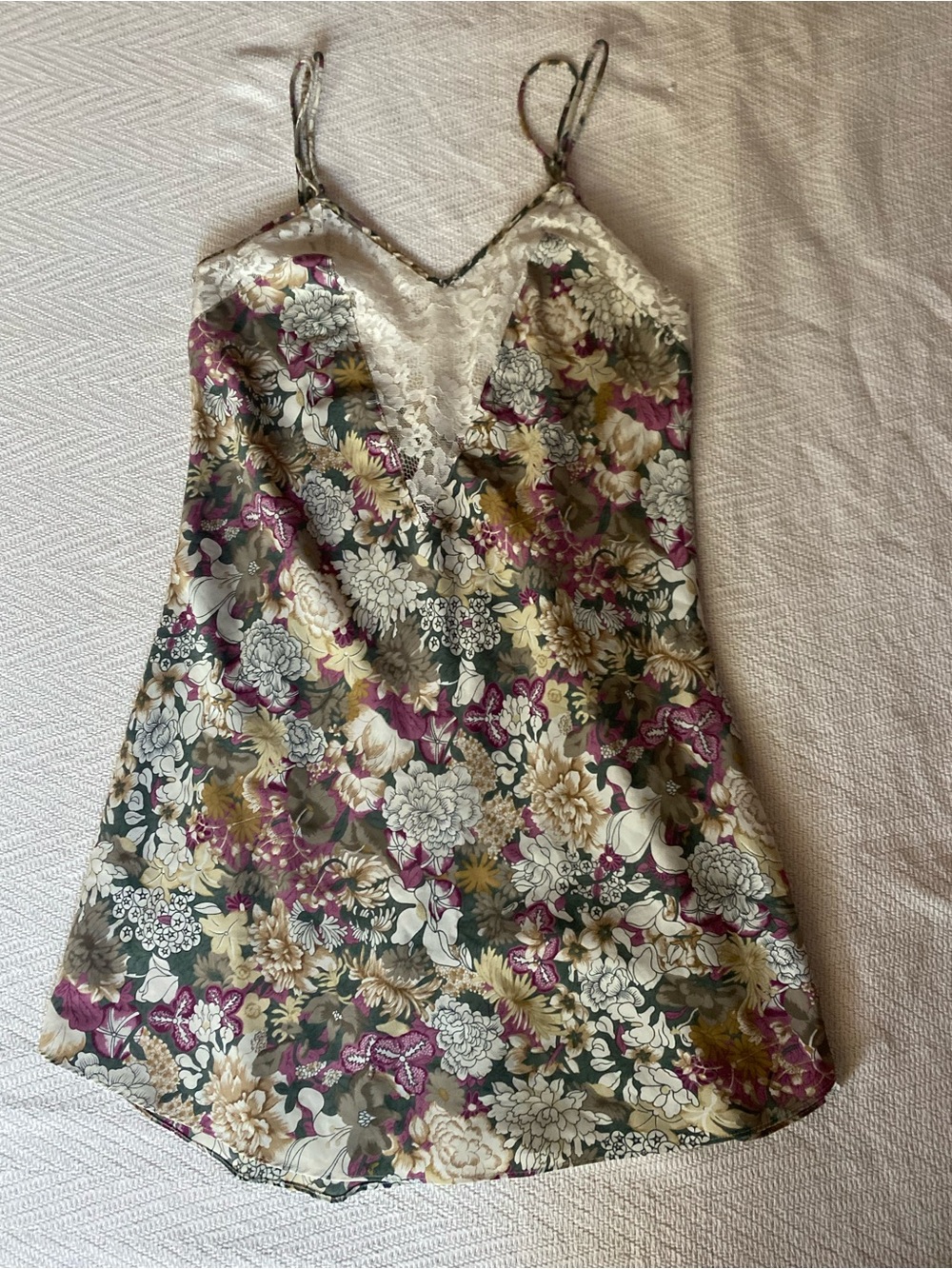 VTG Victoria's Secret Gold Label Olive Green & Berry Floral Satin Chemise size M
